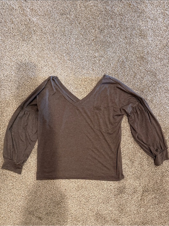 Tops - Women's V-Neck Long Sleeve Pocket Top - Brown size Large